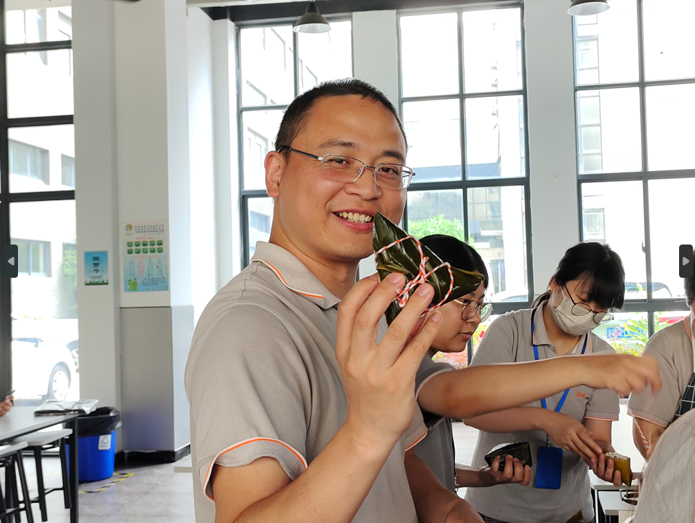 1687245766137460.png 包粽子2.png